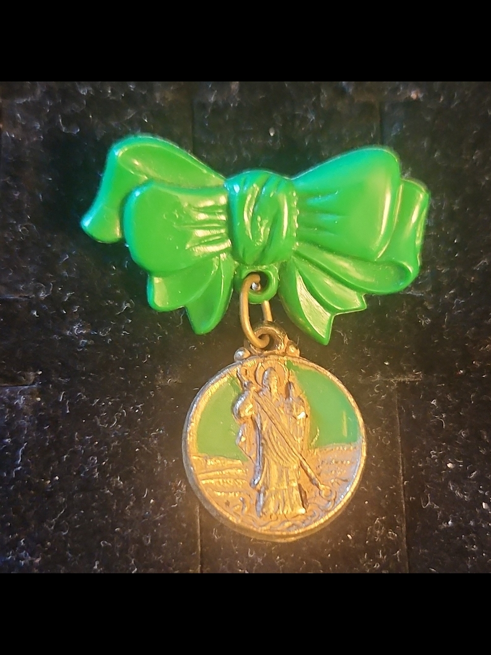 Green Bow Charm Brooch with Gold-tone Medal Pendant